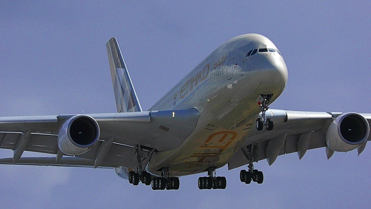 170 planes landing in a CROSSWIND I London Heathrow Plane Spotting 28.8.2025