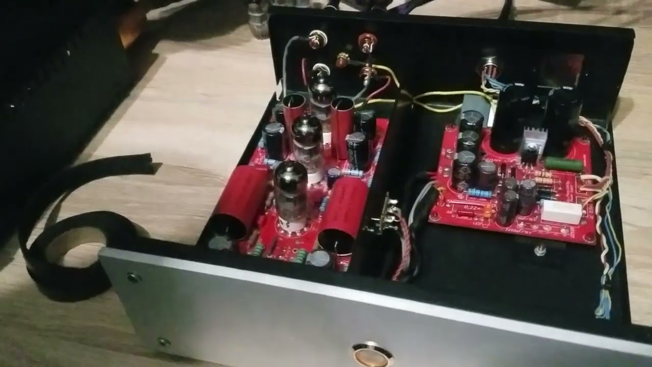 ламповый фонокорректор E.A.R 834 видео 3