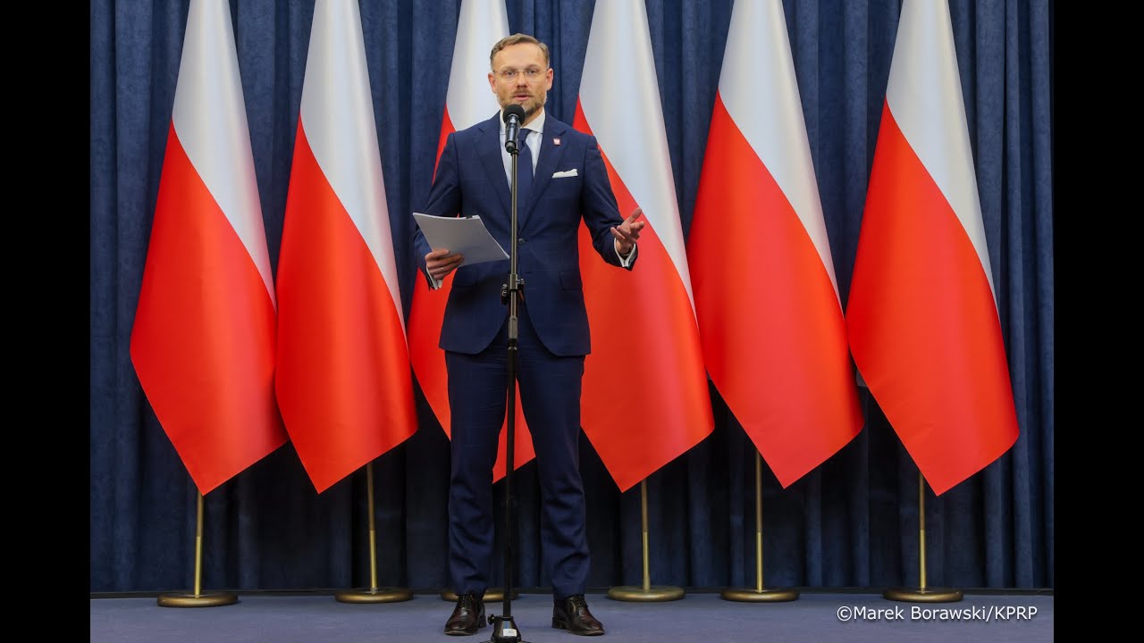 Briefing szefa KPRP Zbigniewa Boguckiego