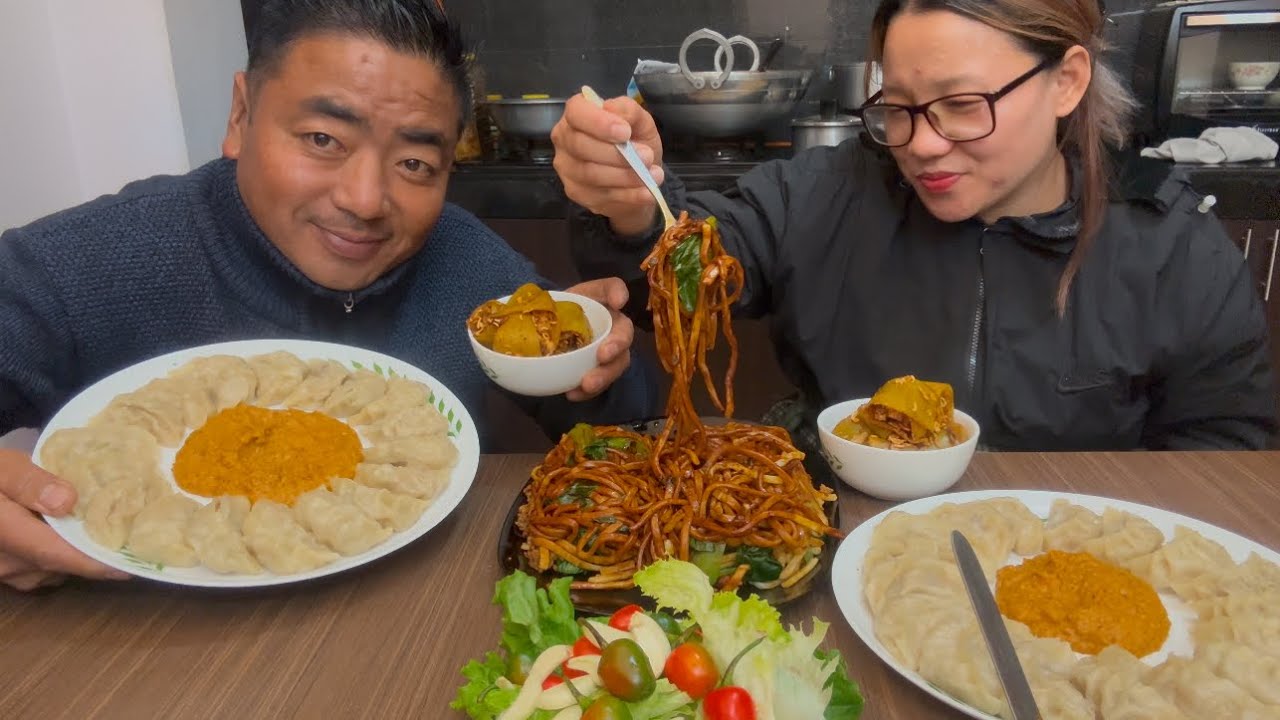 Juicy chicken momo,mouthwatering chicken kima noodles,lafing with fresh dalle, काईला office बाट आउदा