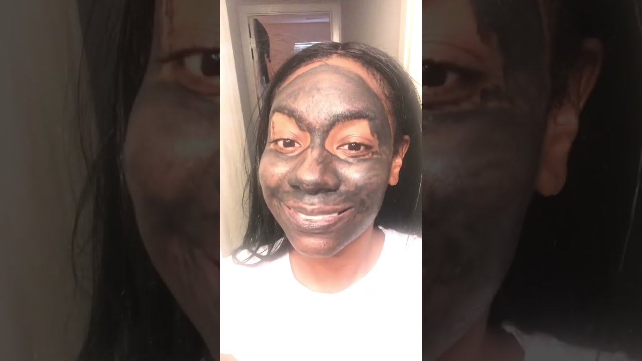 Lush USA 🇺🇸 dark angels face mask