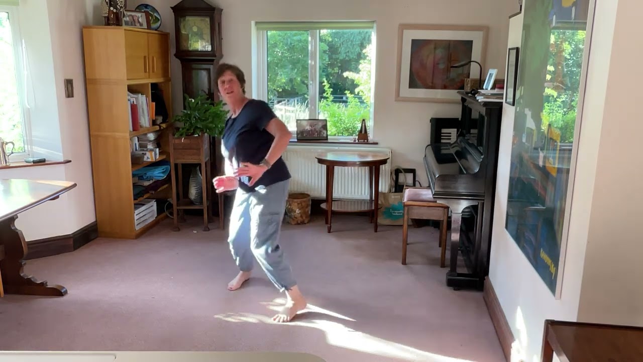 Orlando Circle Dance by Geri Hunting