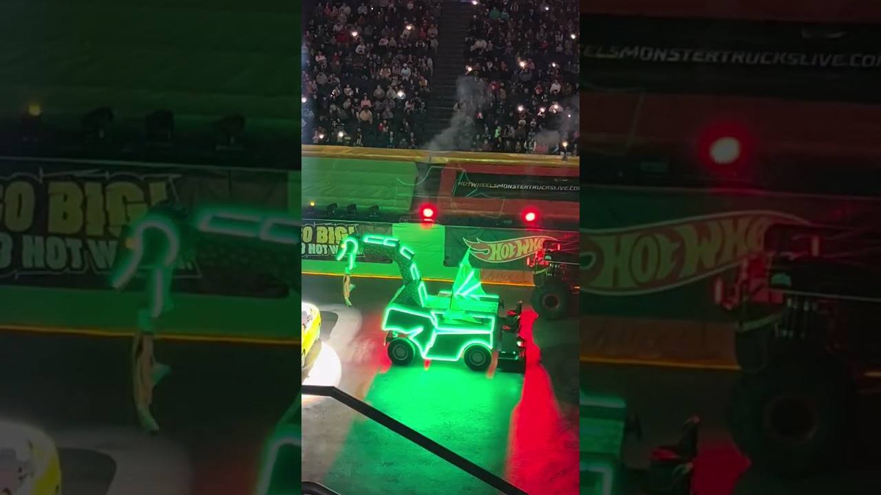Hot wheels glow n fire2026