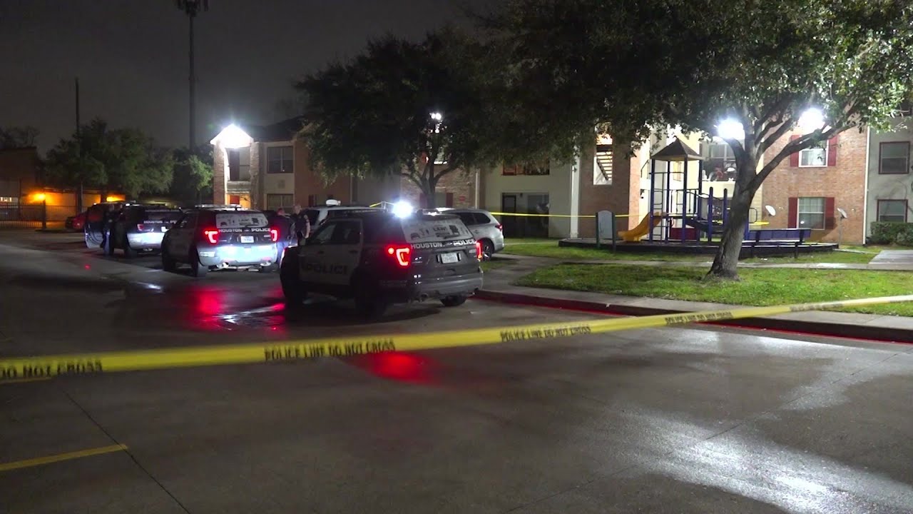 Man in custody after fatally shooting other man, kidnapping victim’s girlfriend, police say