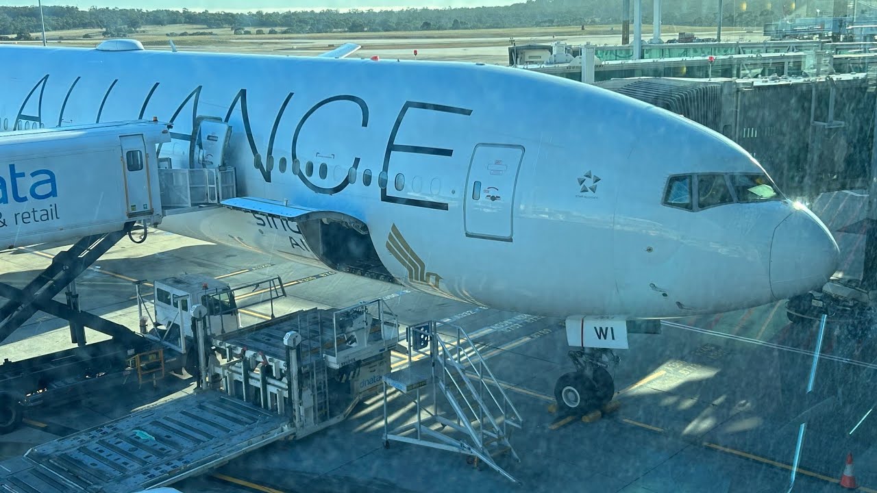 ✈️ | Singapore Airlines Economy Class | SQ 238 | Melbourne to Singapore ✈️  #singaporeairlines 