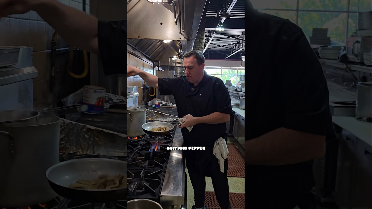 Веганская паста с жареным красным перцем, грибами и оливками 🫡