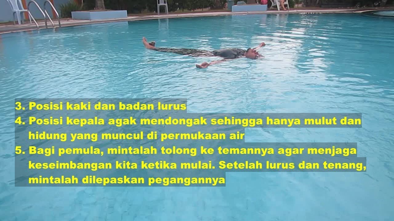 Teknik uitemate atau mengapung dan cara duduk di dasar kolam (seri tips renang)