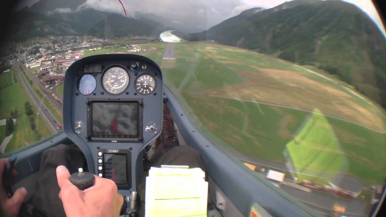 Landing Antares 20E Nr 1 at Samedan