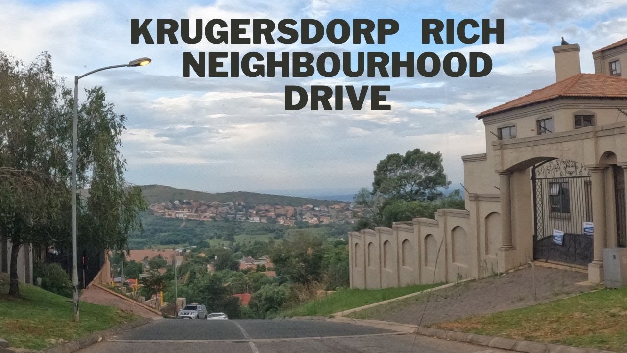 Krugersdorp - Rich neighbourhood drive - Gauteng, South Africa