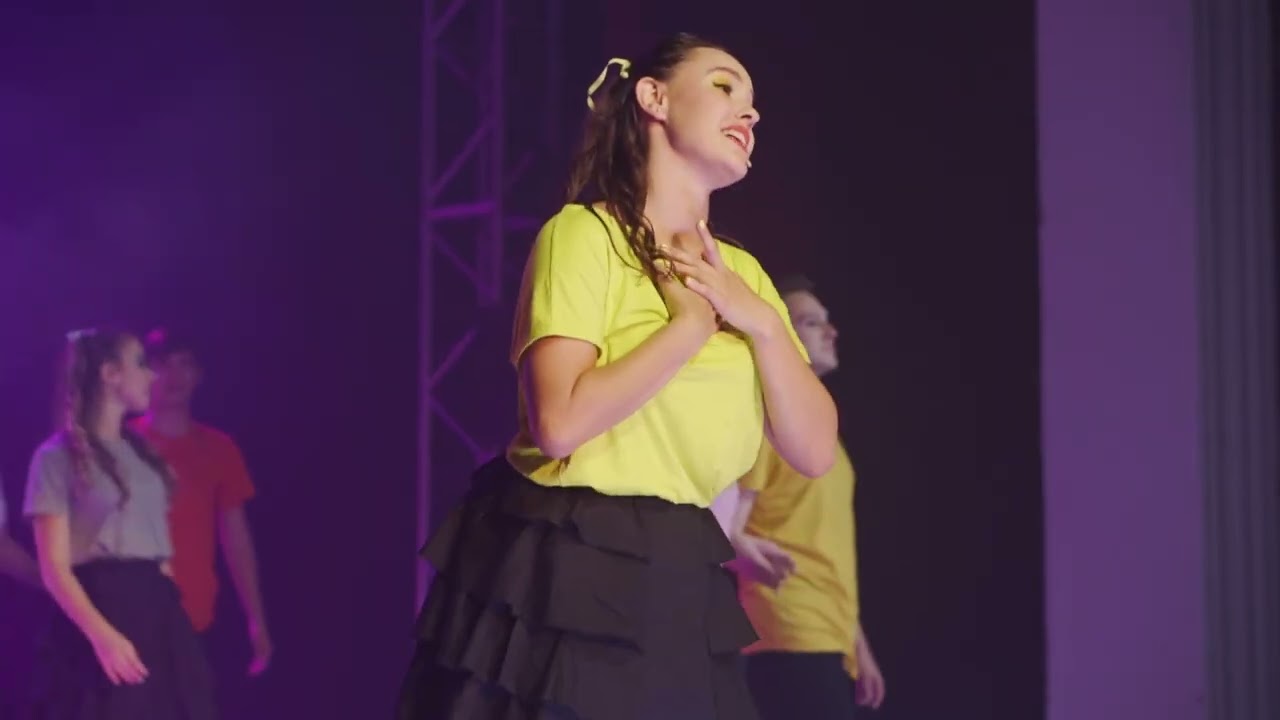 FIRST SMILE - Nezačínej s tím Brunem (Encanto live cover)