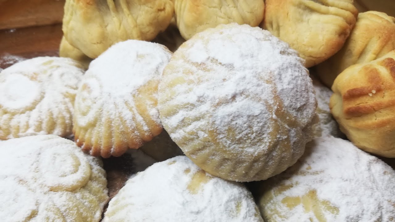 معمول العيد بالسميد والطحين بيدوب دوبان بالتم من أروع انواع المعمول الفاخر