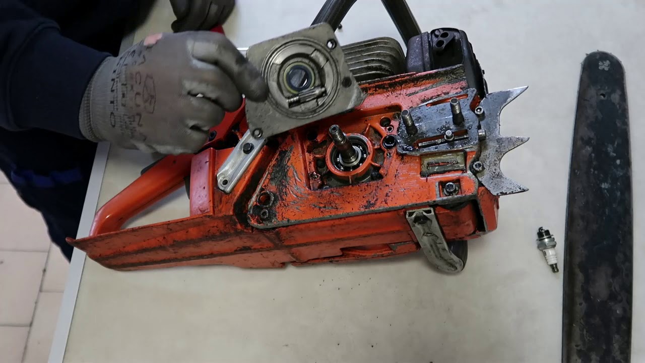 Husqvarna Tomos 61 FF zamjena uljne pumpe