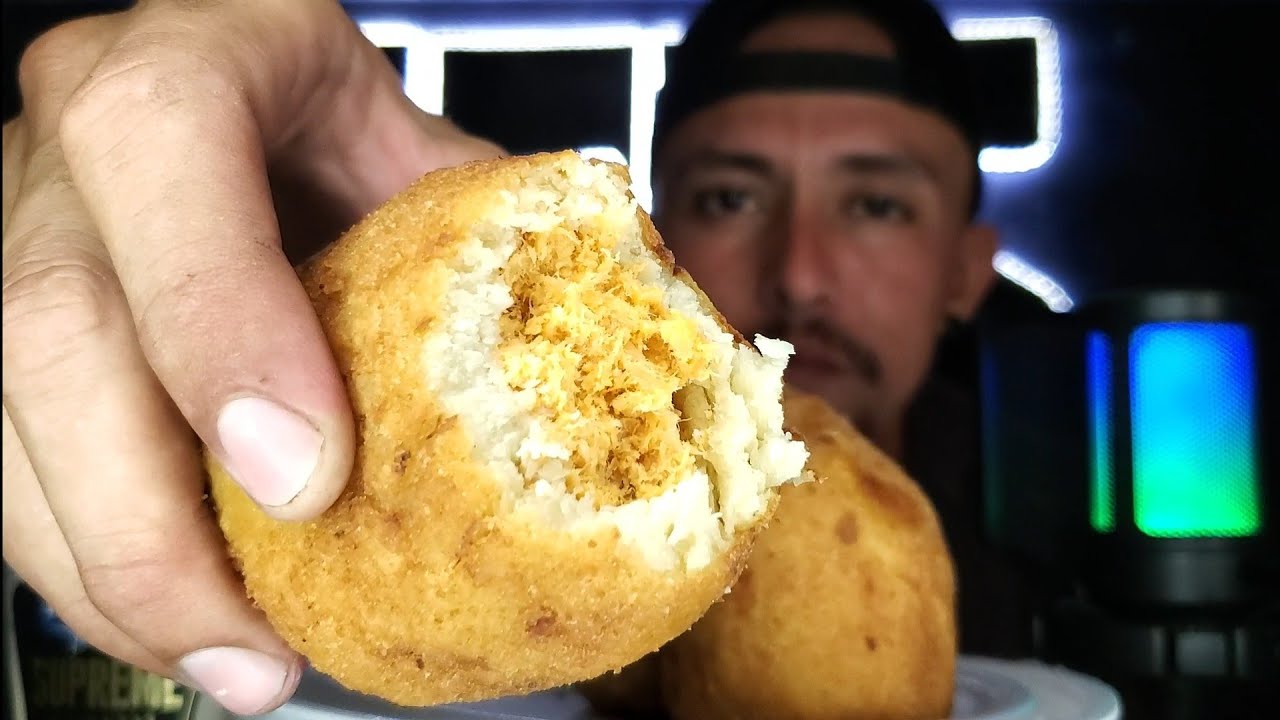ASMR - COMENDO COXINHAS / Muito KETCHUP e MAIONESE