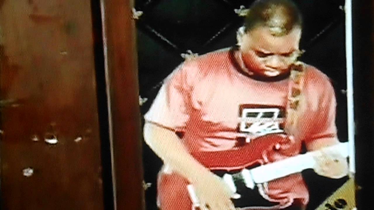 Hommage &agrave; l'artiste MEVIO