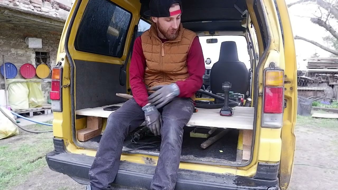 Robię zabudowę pod materac w mikrokamperze Suzuki Carry