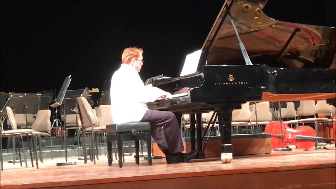 Patios Serenos by Gabriela Ortiz performed by Mac McClure