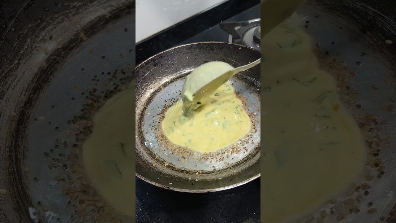 gujarati crispy handvo #gujaratifood #viral  #gujaratirecipe #foodshorts #yt  #food_channel #shorts