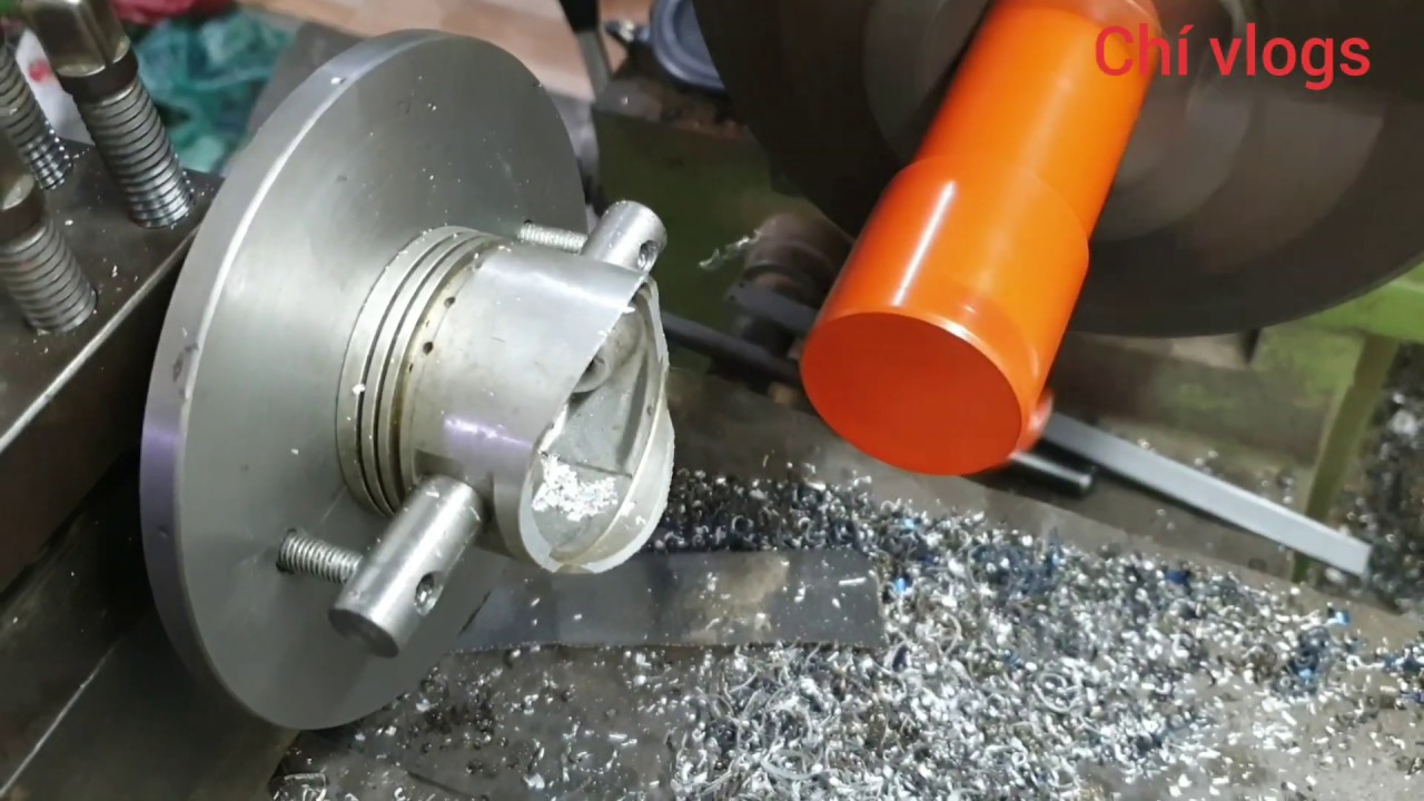 Chế gá dớt đuôi piston trên máy tiện,Fixing  piston tail on the lathe