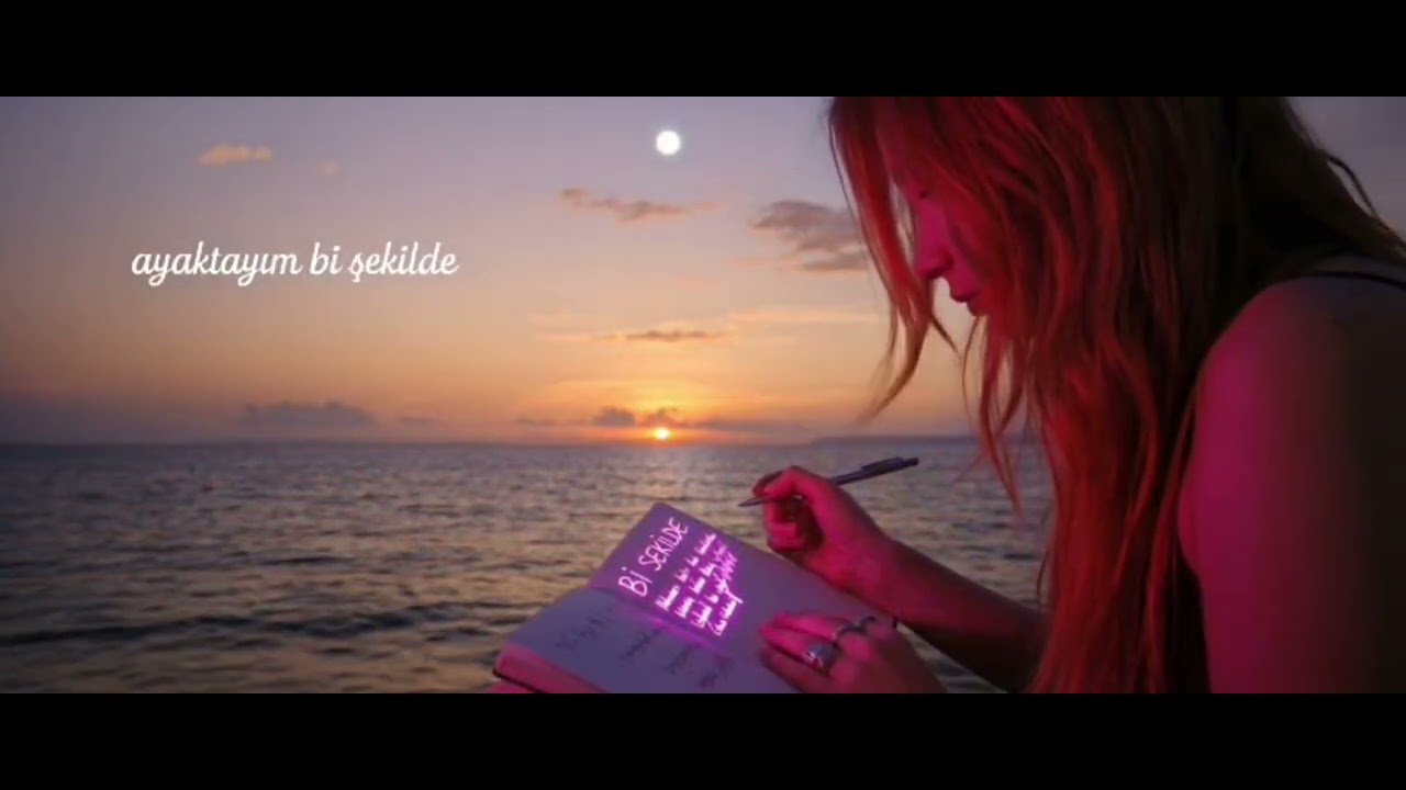 ELNAZ &ndash; Bi Şekilde (Official Lyric Video / Visualizer)