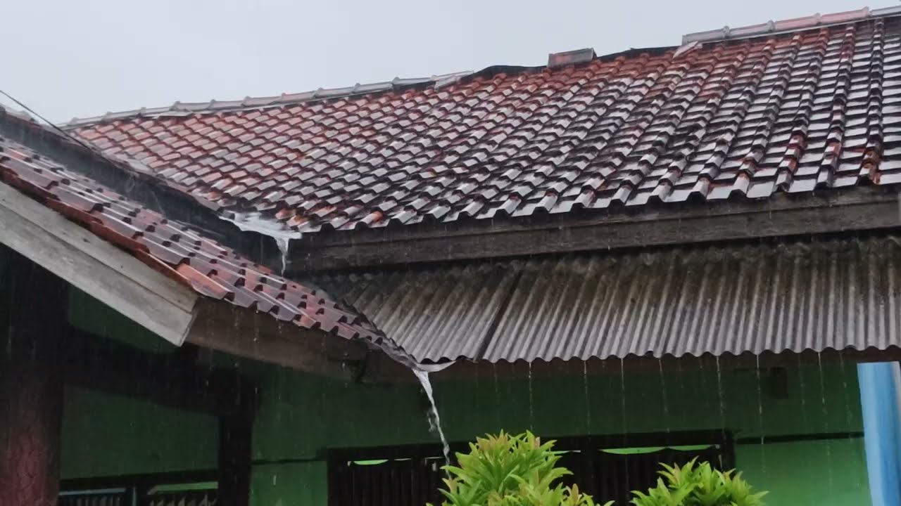 Fall Asleep Instantly to the Sound of Heavy Rain 🌧️ Relieves Anxiety and Stress in Minutes