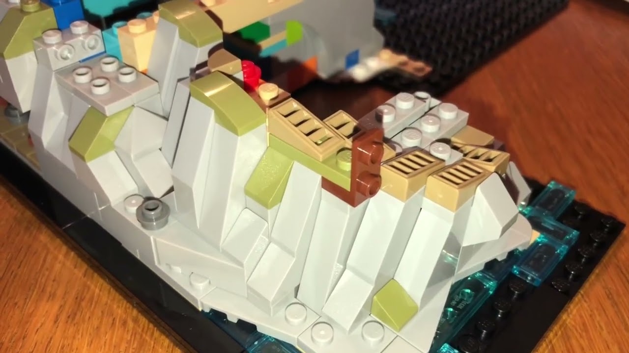 Building Lego Hogwarts Castle