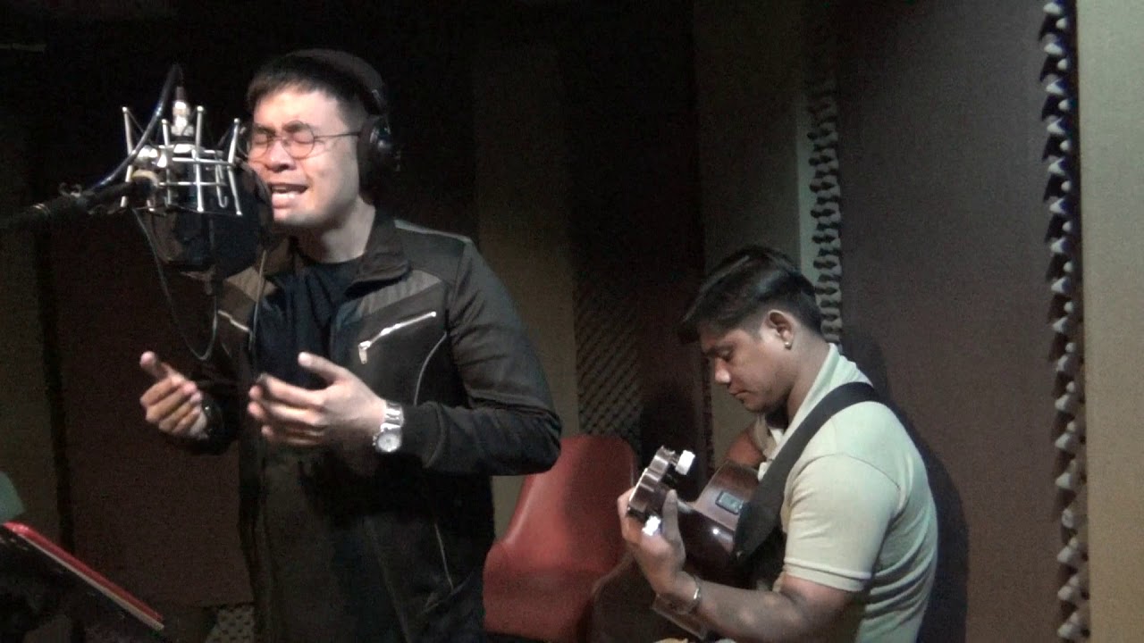 Lucky Robles (Sana'y Maulit Muli)