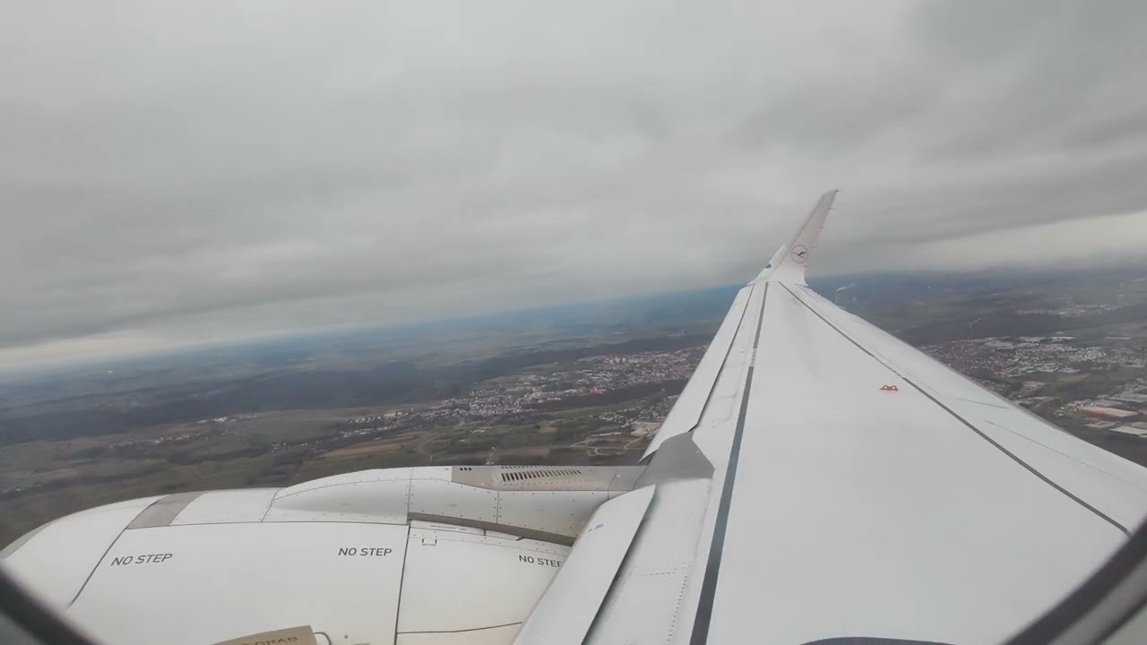 Lufthansa Airbus A320neo takeoff from Munich to London Heathrow