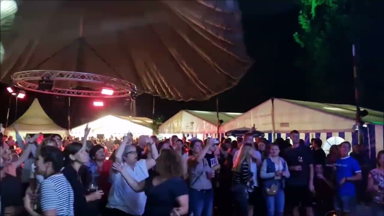 Profi-S&auml;nger aus Stuttgart f&uuml;r Schlager und mehr &bull; On Stage &bull; K&uuml;nstlerportal artistenfuerdich.de