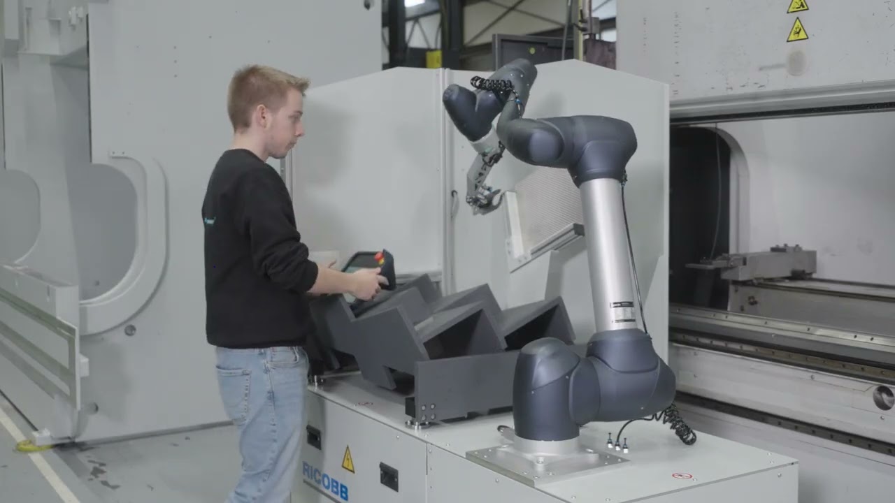 LVD Ricobb cobot bending system