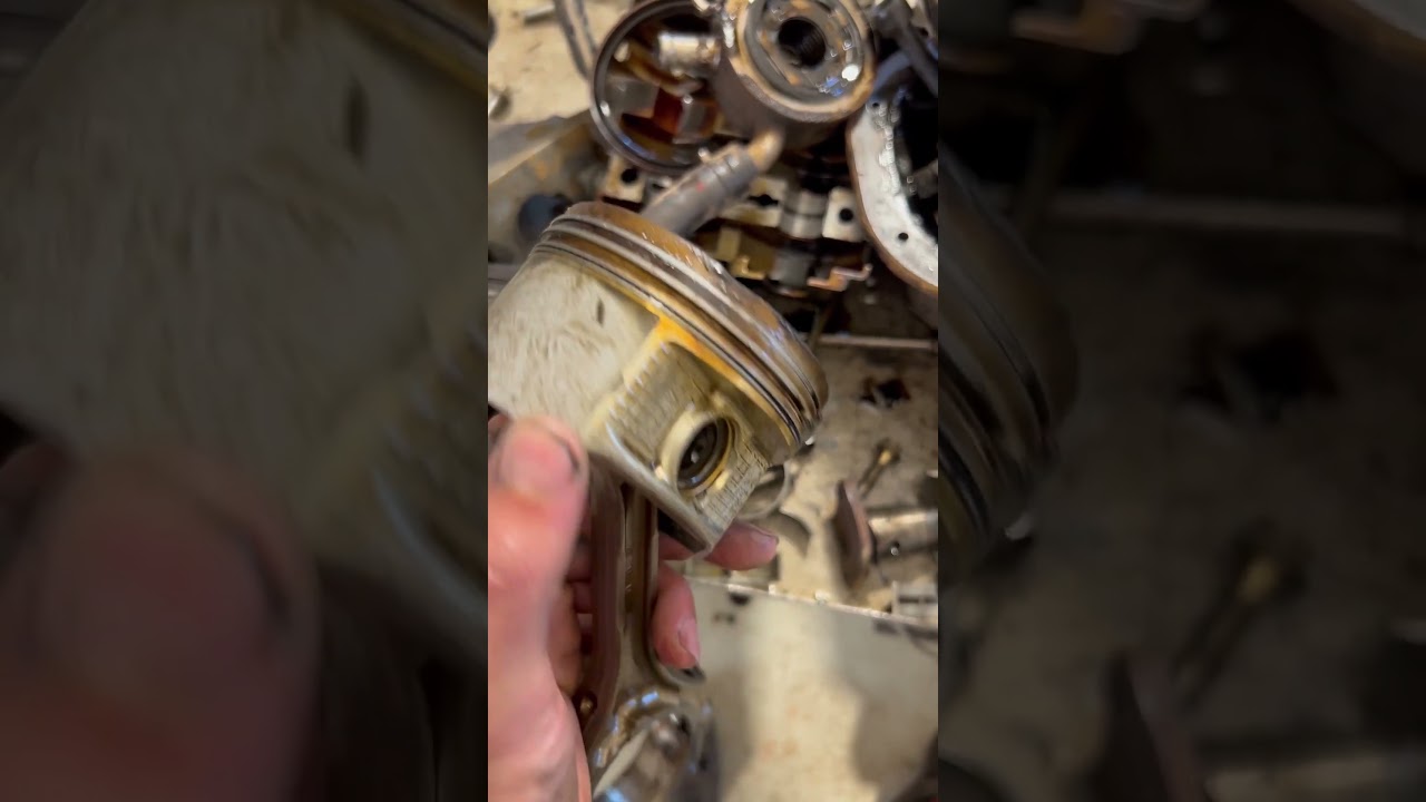 Bad rings and piston Toyota engine #shorts