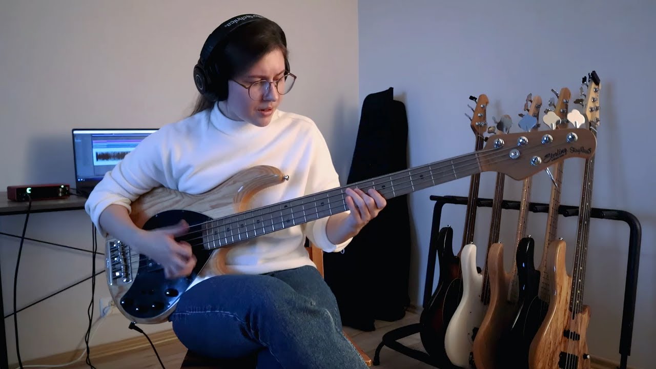 Aretha Franklin - What a Fool Believes (Bass Cover)