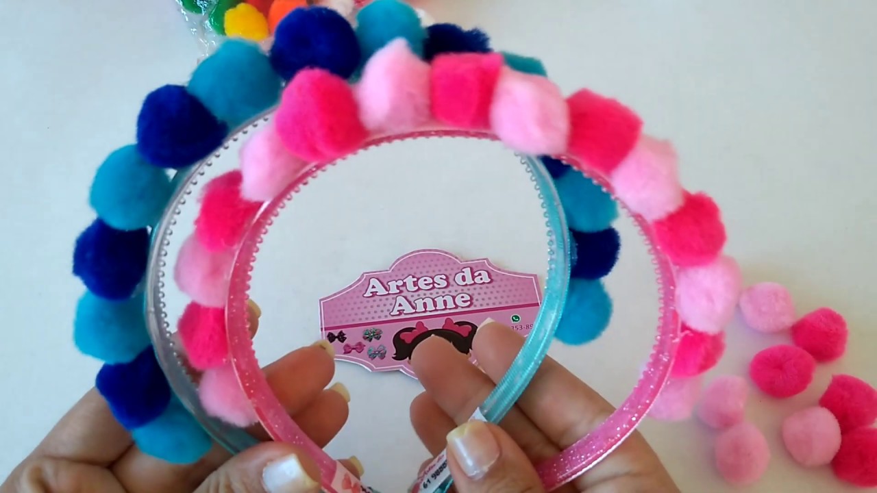 Tiara de Pompons
