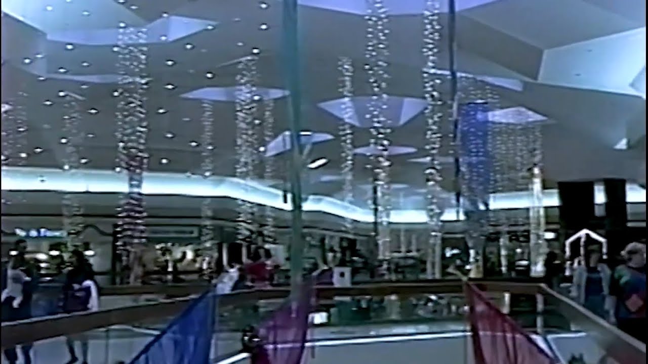 Santa Comes to Lakeforest Mall 11/18/94