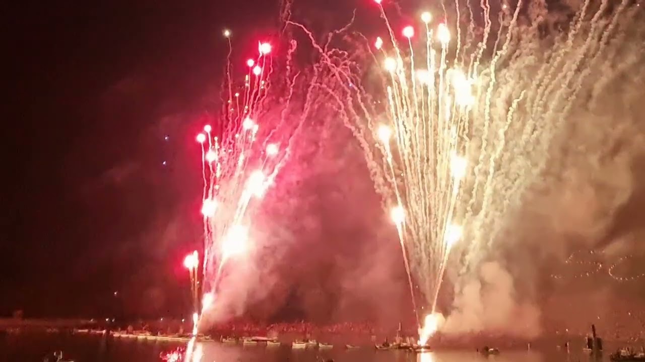 München Olympiapark Sommernachtstraum 2022 Feuerwerk 50 Jahre Olympiapark