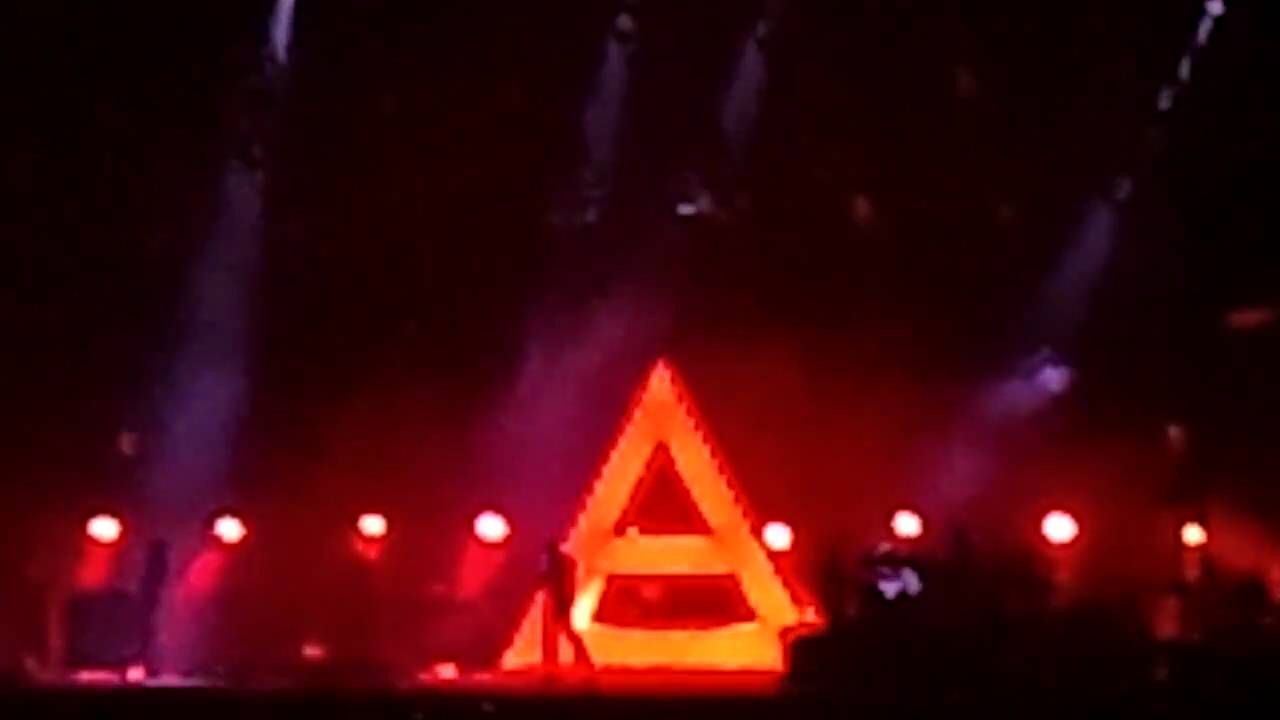 Stranger In A Strange Land - 30 Seconds To Mars - Live at Metro Radio Arena, Newcastle 27-11-10 (HD)