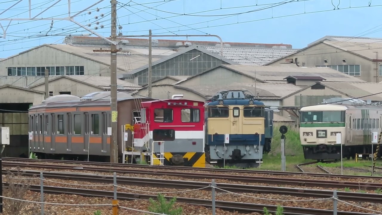 209系トタ82編成サハ209-1004+１両が解体線へ移動　長野総合車両センター