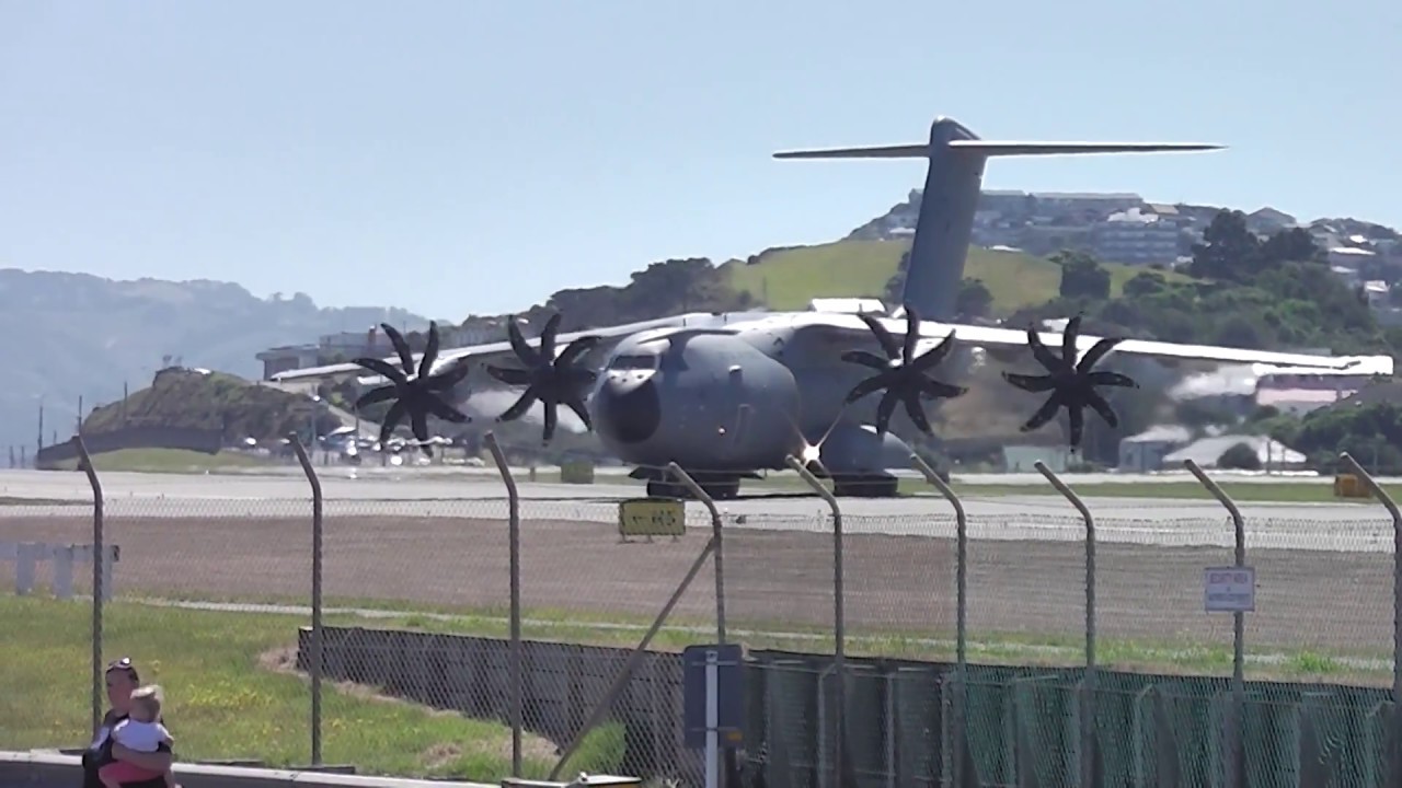 Wellington Airport - Airbus A400M Atlas - Royal Air Force RAF ZM401 - Landing RWY16