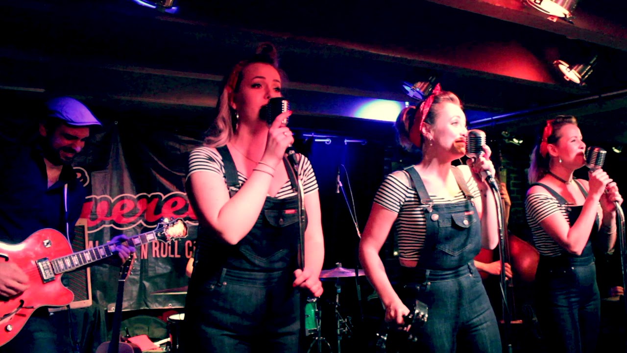 The Silverettes live