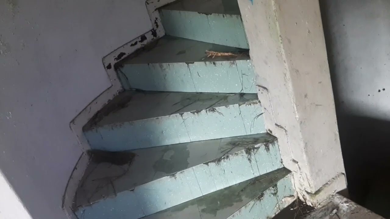 Uma associação abandonada e a sombrada!!