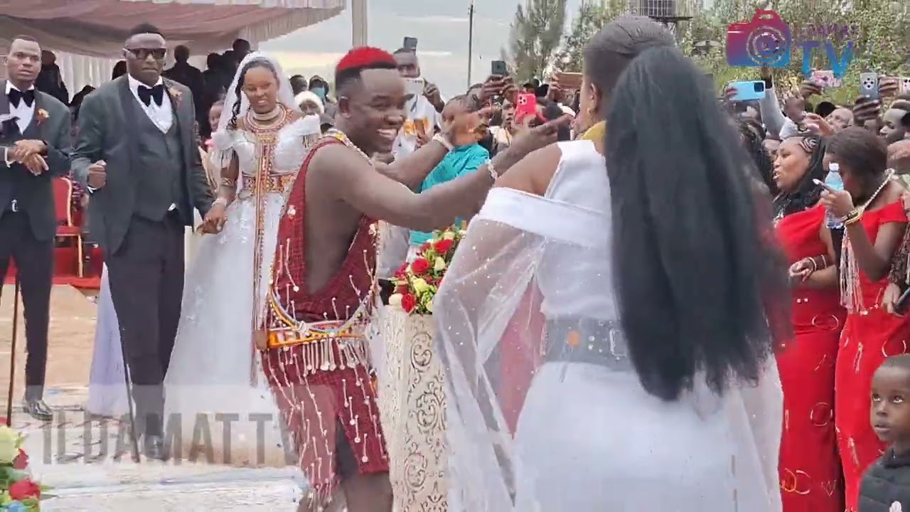 DJ QUEEN FT LESHAO AT SAKUDAS WEDDING