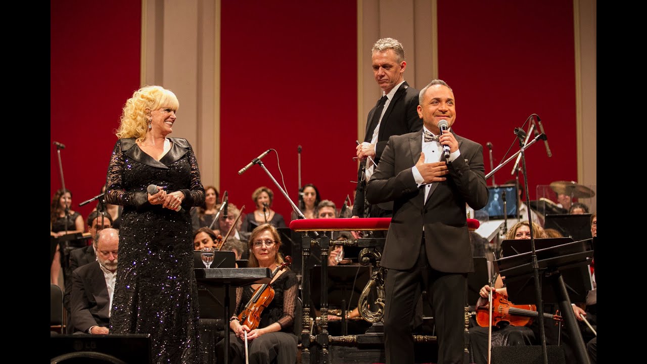 LUIS JARA & VALERIA LYNCH (TEATRO COLON)