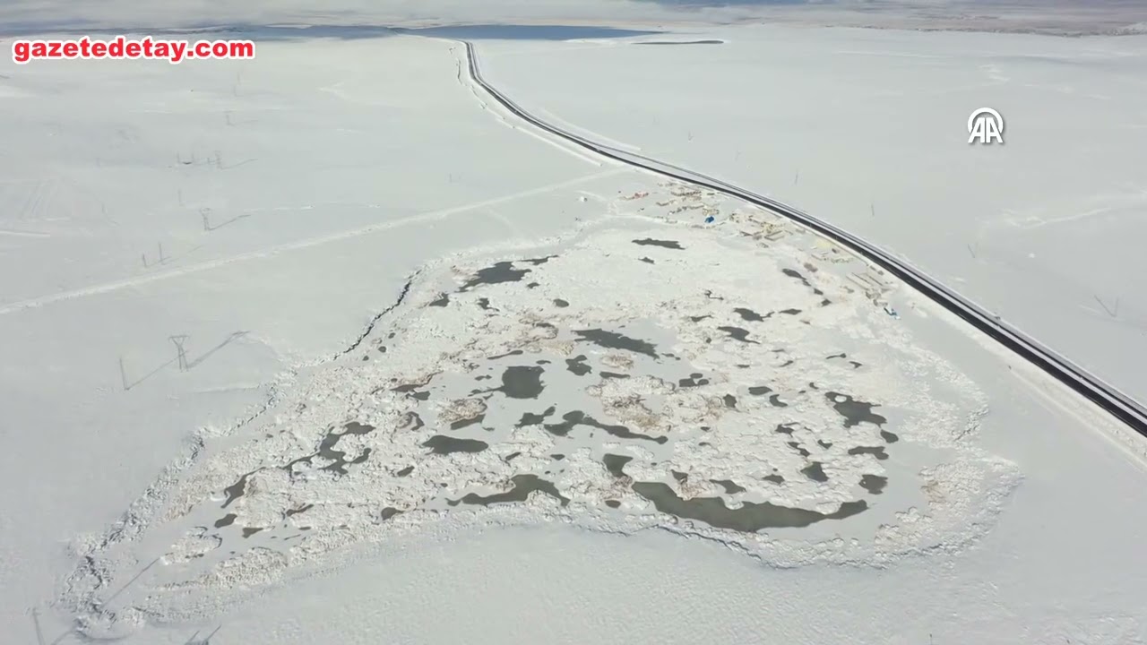 Afrika'dan Rusya'ya g&ouml;&ccedil; eden kuşları ağırlayan &Ccedil;alı G&ouml;l&uuml; dondu
