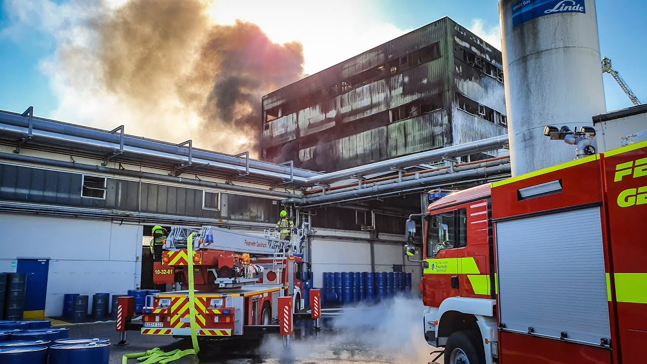 EXPLOSION IN CHEMIE FABRIK - Großfeuer Lauenburg 2020 - Seltene Fahrzeuge! - TMF 53 BF Hamburg