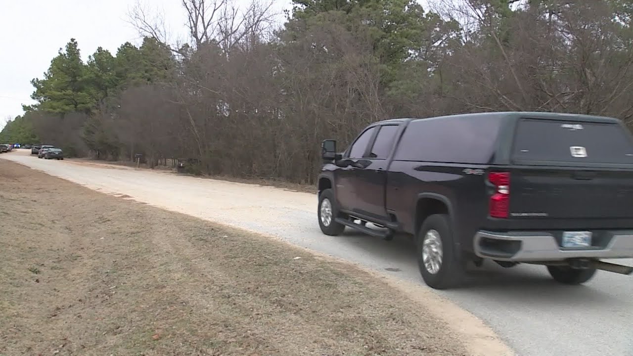 McLoud man indicted for threats and shooting at federal agents