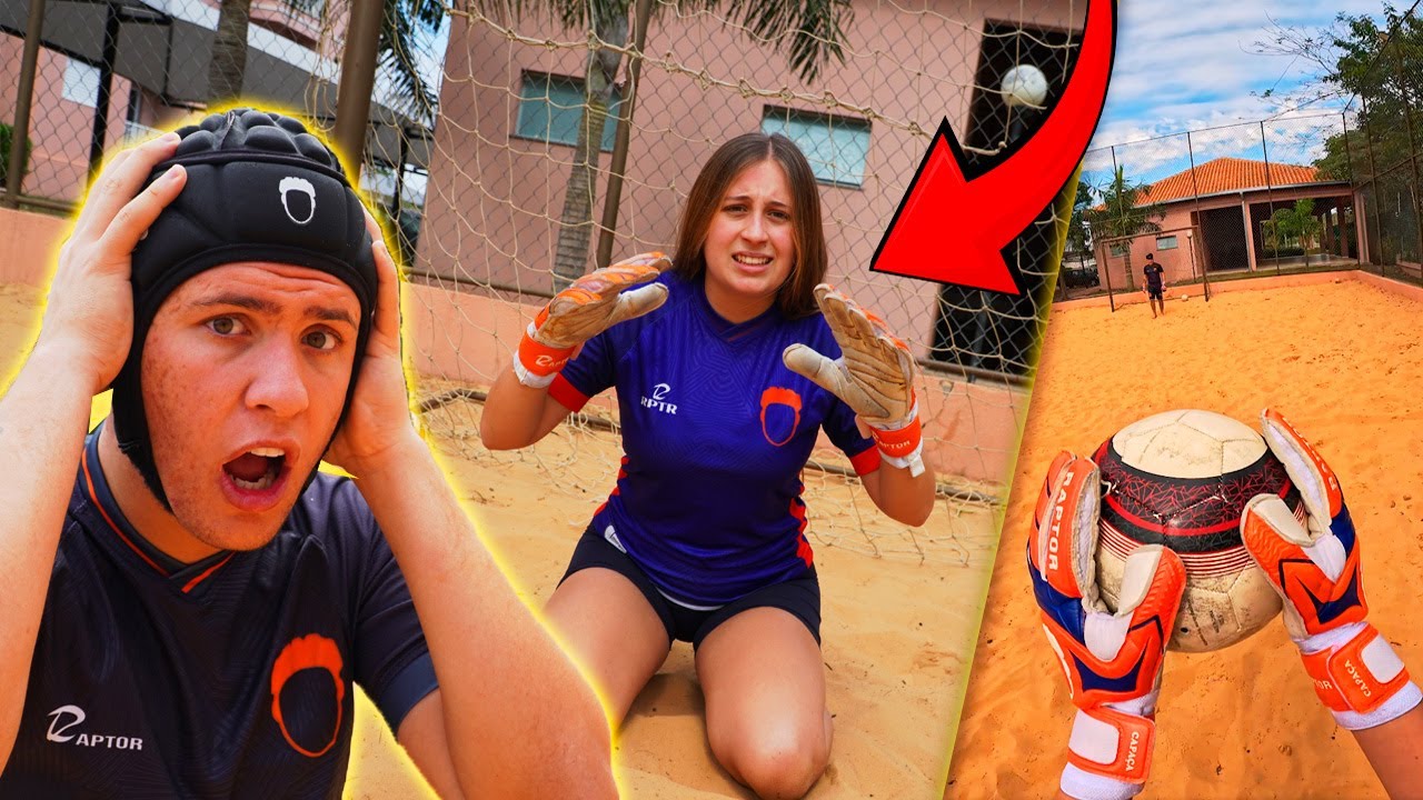 MINHA NAMORADA VIROU GOLEIRA DE FUTEBOL DE AREIA POR 1 DIA!