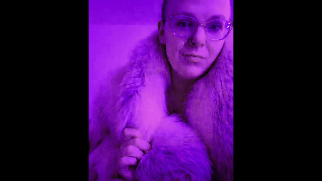 Feel how Cozy Fur coat