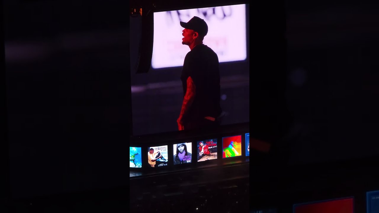 Chris Brown & Bryson Tiller - It Depends - Breezy Bowl XX Tour - Metlife Stadium, NJ (Night 2)