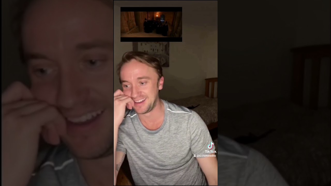 Tom Felton's reaction to HP (Part 7) gryffindor common room 😒😒😒 ehhh.. 😒  😄