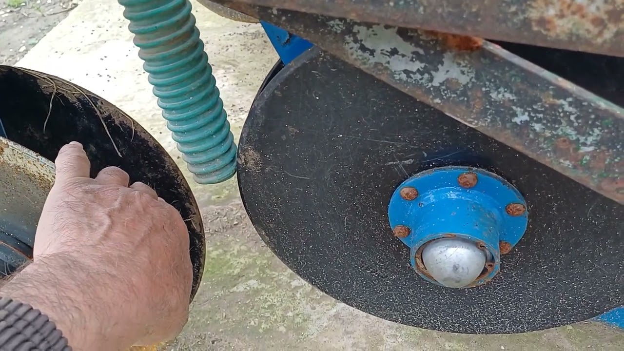 * Tehnologia NO-TILL = Se recomandă ÎN ZONELE SECETOASE *(fl.s răsărită = cheltuieli MICI $)