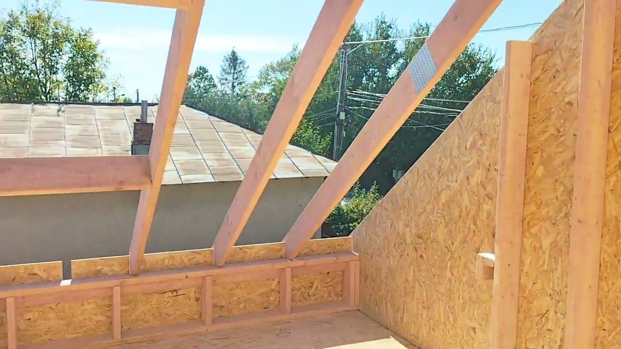 Casa pe structura de lemn.Parter + mansarda ( suprafața construită 170 mp)